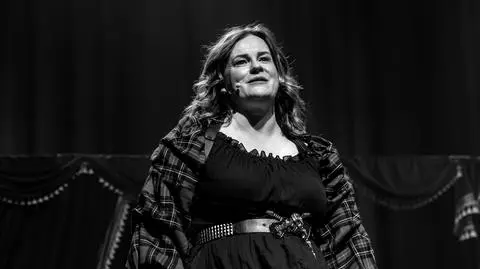 Joanna Kolaczkowska jako Hrabina Paczek - Z Pudrem